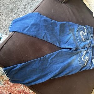 It is a woman’s capris silver